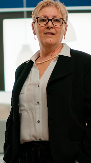 Portrait of Sarah Mueller, Senior Consultant